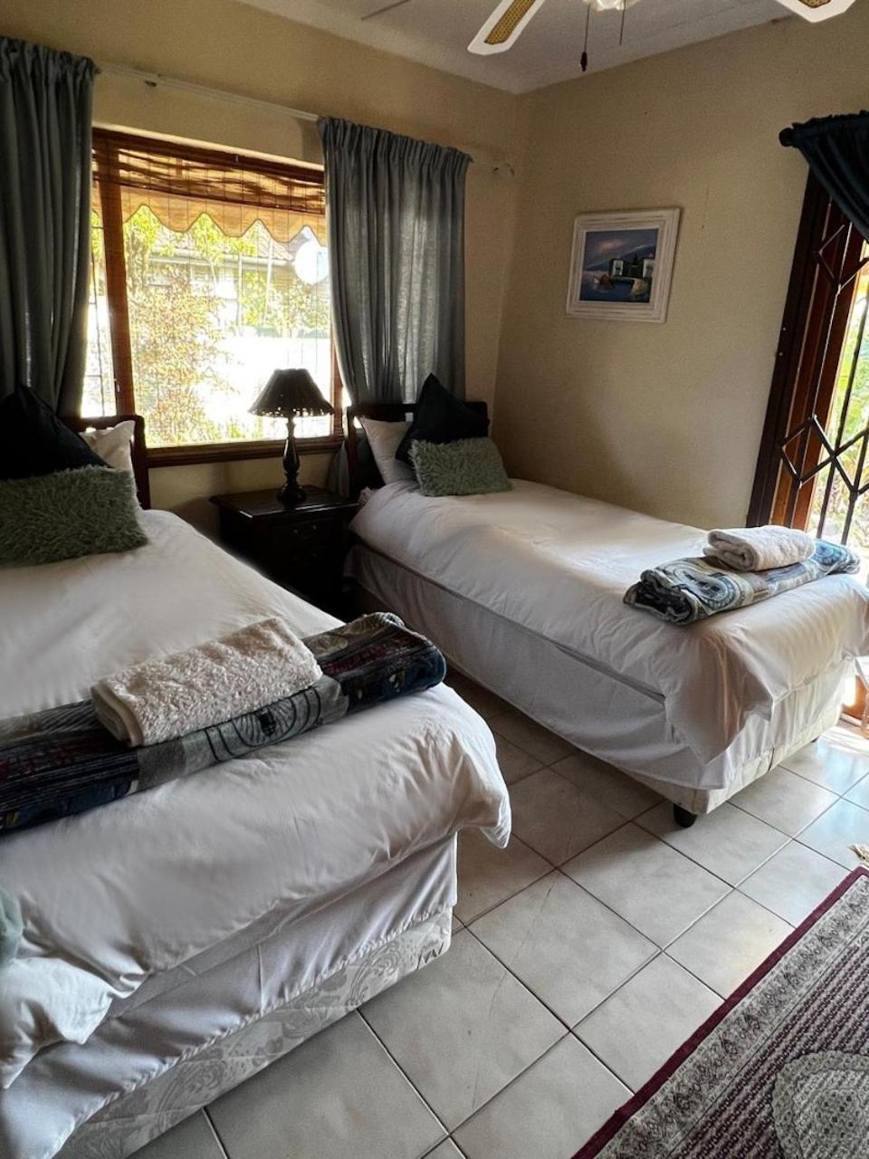 Bleu Bird Guesthouse Дурбан Екстер'єр фото